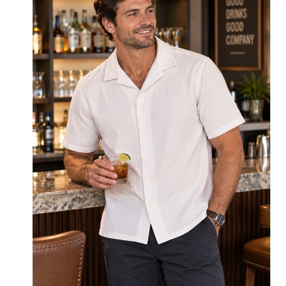 Kenneth Cole Button Up Shirt Mens L White Excellent Seersucker Short Sleeve